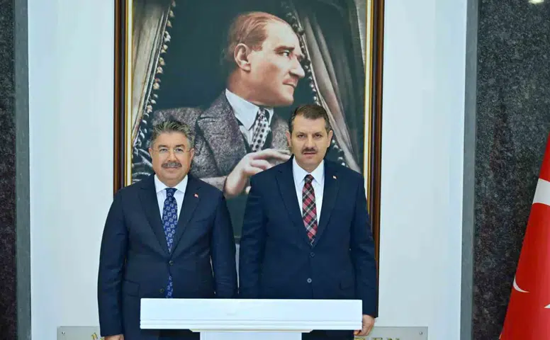 Milli Savunma Bakan Yardımcısı Ayhan’dan Eskişehir Valisi Yılmaz’a ziyaret
