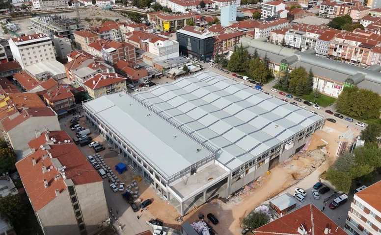 Kurtuluş Kapalı Pazar Yeri’nde çalışmalar yüzde 75’e ulaştı