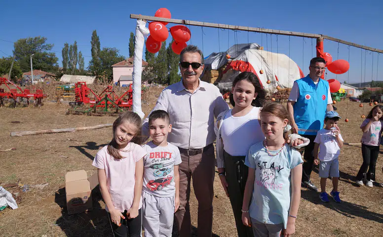 Başkan Ataç Uludere’de Çocuklarla Uçurtma Uçurdu