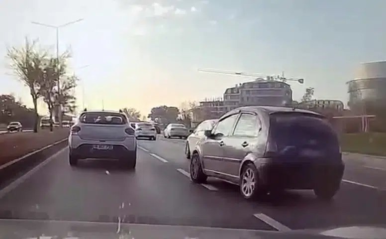 Eskişehir’de Sinyalsiz Manevra Kazaya Davetiye Çıkardı