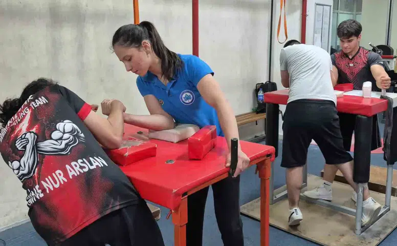 Gaziler Günü’nde Sporcular Bilek Güreşinde Buluştu