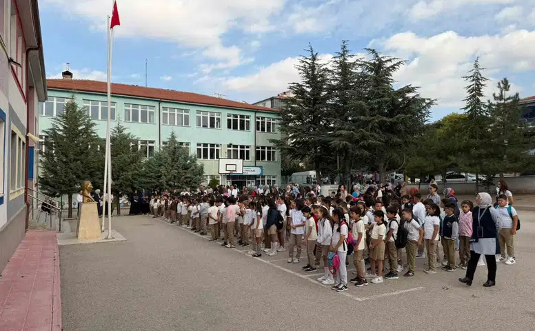 Sivrihisar’da 2 bin 715 öğrenci ders başı yaptı