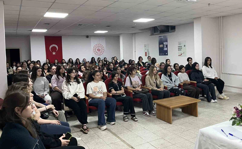 Eskişehir’de yeni yurt öğrencilerine bilgilendirme toplantısı