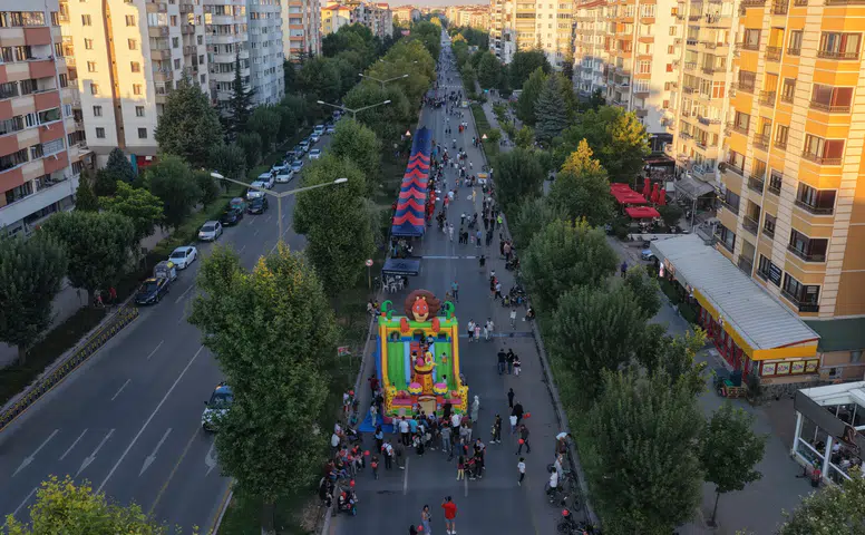 Atatürk Bulvarı O Tarihte Araç Trafiğine Kapanacak