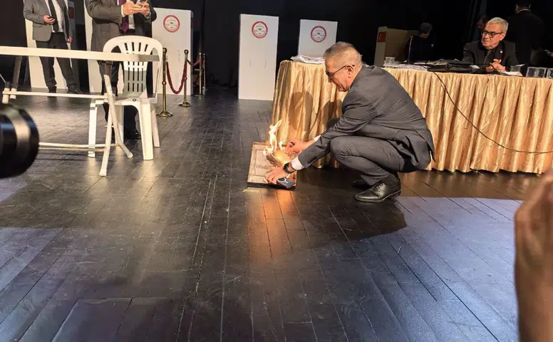 YENİ Parti Odunpazarı önseçiminde bir oy yakıldı