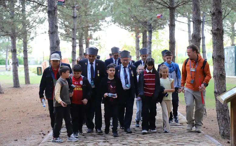 Gaziler ve çocuklar Eskişehir’i birlikte keşfetti