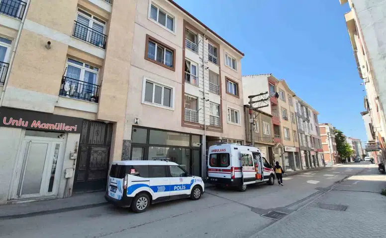 Eskişehir’de Yataktan Düşen 80 Yaşındaki Adam Öldü