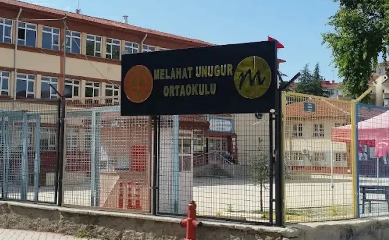 Melahat Ünügür Ortaokulu’nda Makas İddiası Gündemde