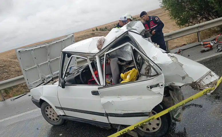 Otomobildeki 2 Kadın Hayatını Kaybetti