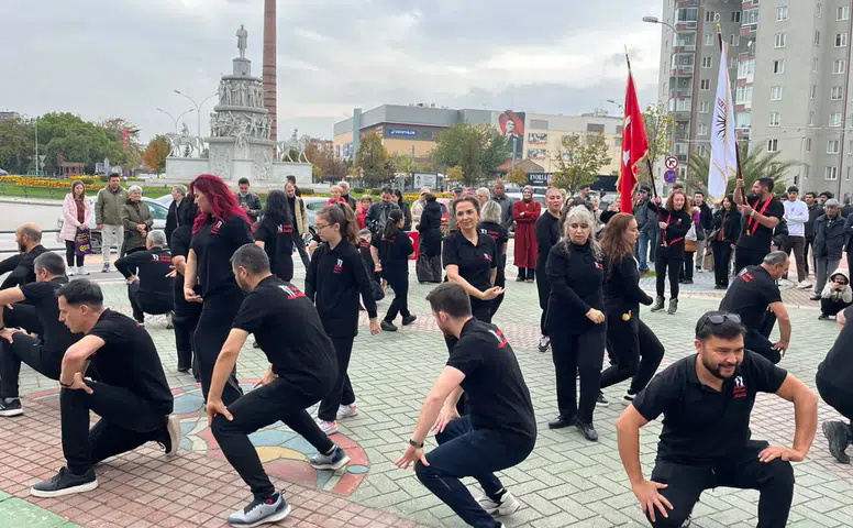 Eskişehir'de Cumhuriyet Bayramı Zeybek ile Taçlandı