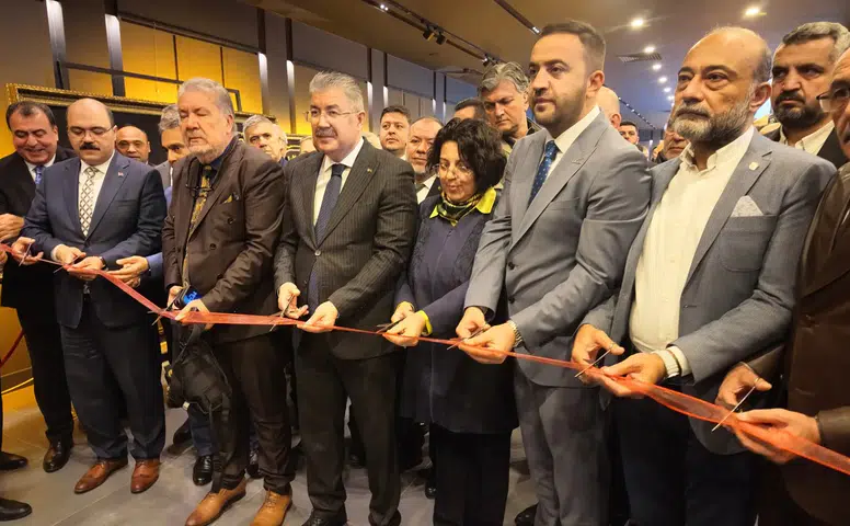 Eskişehir’de Mukaddes Emanetler Sergisi Açıldı