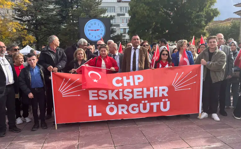 Eskişehir’de CHP’den 29 Ekim’de Atatürk Anıtı’na Çelenk