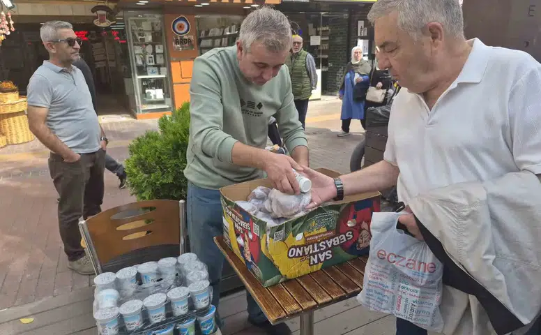 Eskişehirli Esnaf Hayırseverlerle Vatandaşlar Arasında Köprü Oldu