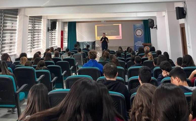 Eskişehir’de 490 Öğrenciye Siber Suç Eğitimi