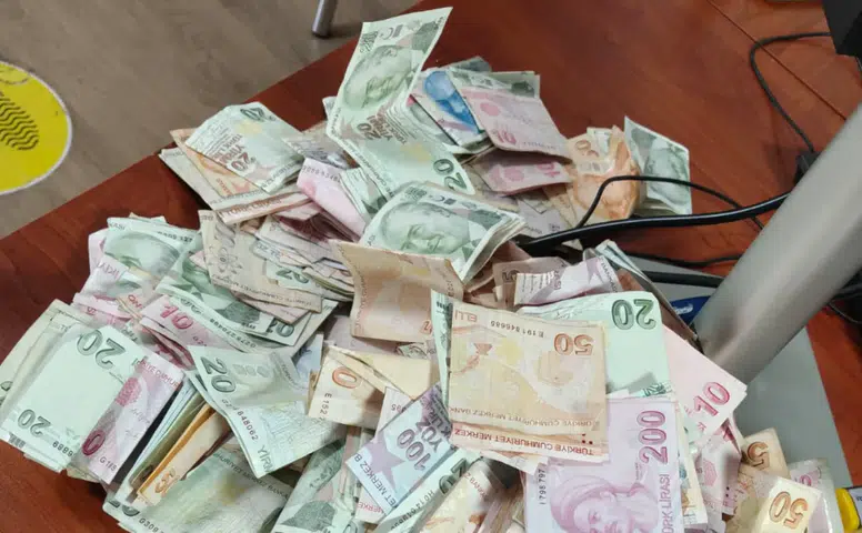 “Torunum Hasta” Diyerek Para İstedi: Üzerinden 19 Bin TL Çıktı