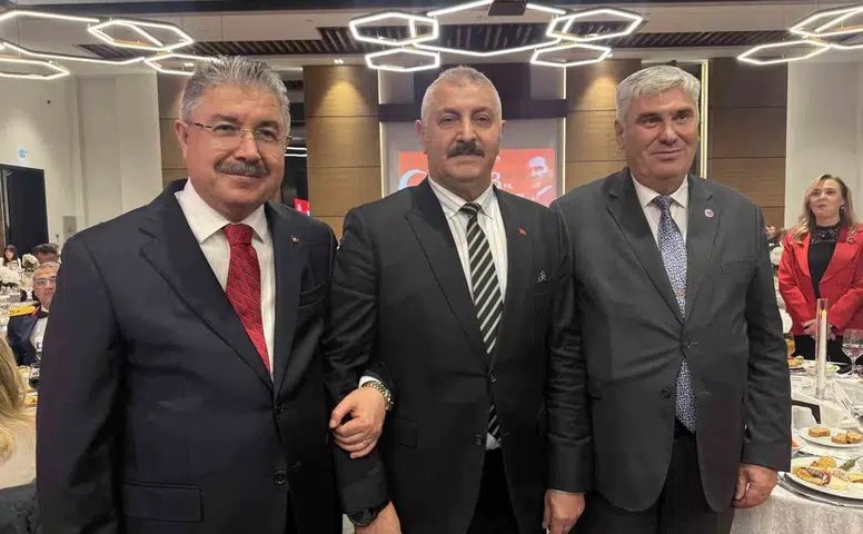 Şehit Babası Alişan Şahin ile Vali Yılmaz Resepsiyonda Bir Araya Geldi