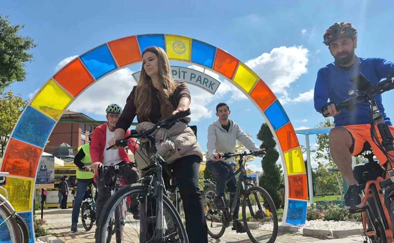 Eskişehir’de Bisikletlilerden Trafikte Farkındalık Turu