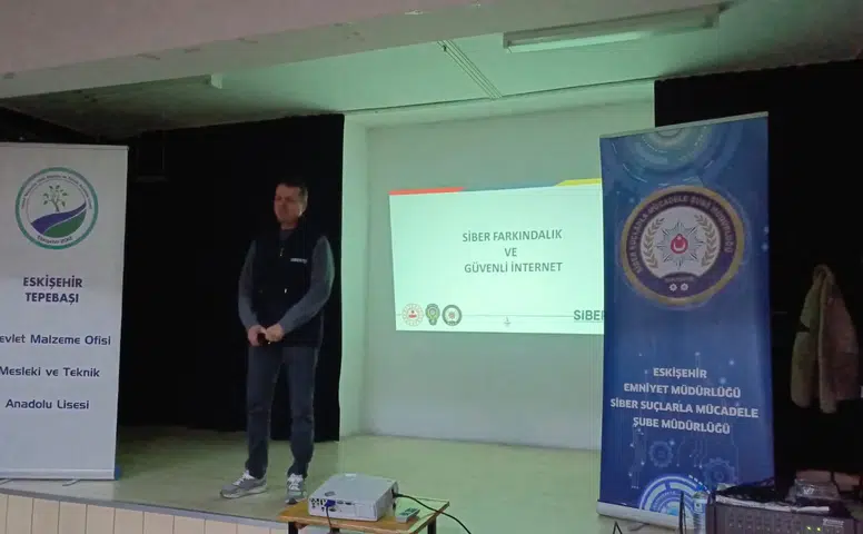 Eskişehir’de liselilere siber dünyadaki riskler anlatıldı
