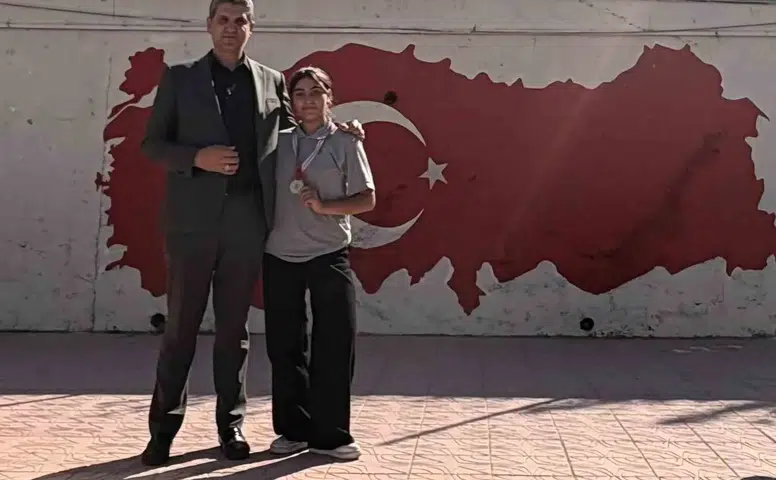 Eskişehirli Öğrenci Kick Boksta Türkiye Şampiyonu Oldu