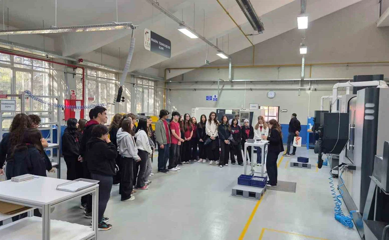 İstanbul'dan Gelen Öğrenciler Eskişehir Model Fabrika’yı Ziyaret Etti