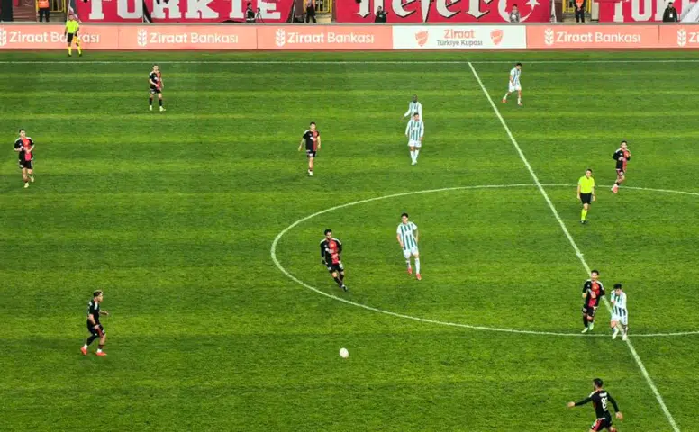 Eskişehirspor-Iğdır FK Maçında İlk Yarı Sona Erdi