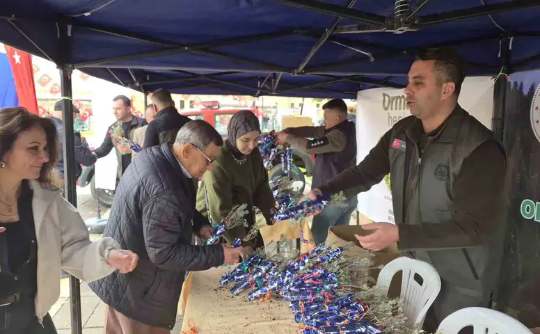Eskişehir’de Cumhuriyet’in 103. Yılına Özel  bin 103 Lavanta Fidanı Dağıtıldı