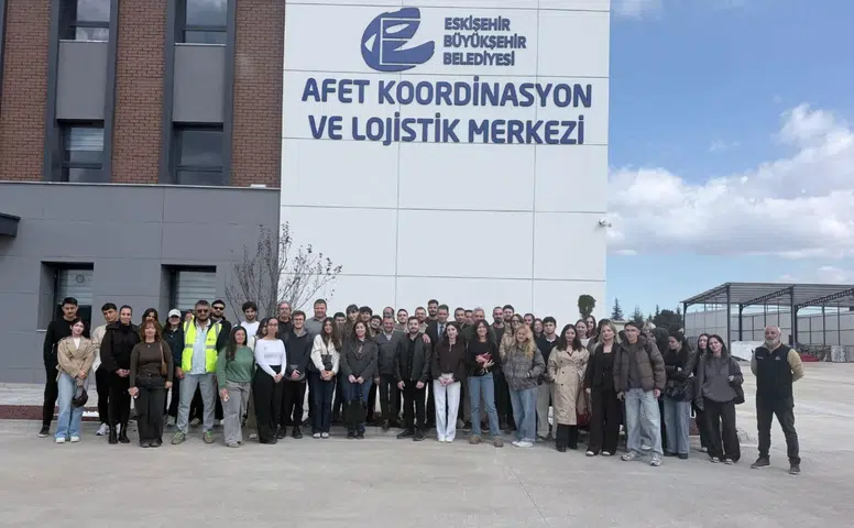 ESTÜ Öğrencileri Afet Koordinasyon Merkezi’ni Ziyaret Etti