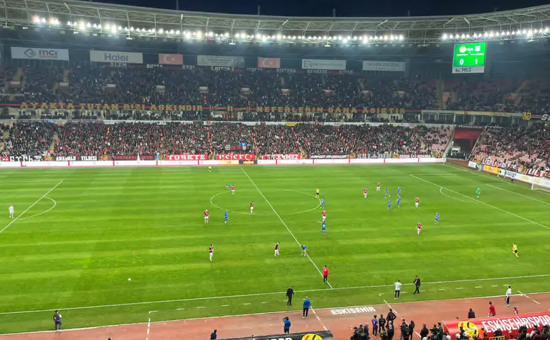 Eskişehirspor, Bursa Yıldırım Karşısında İlk Yarıda Geride Kaldı