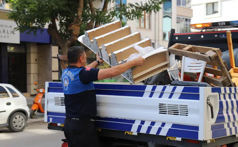 Eskişehir’de Zabıta Kaldırım İşgallerine Geçit Vermedi