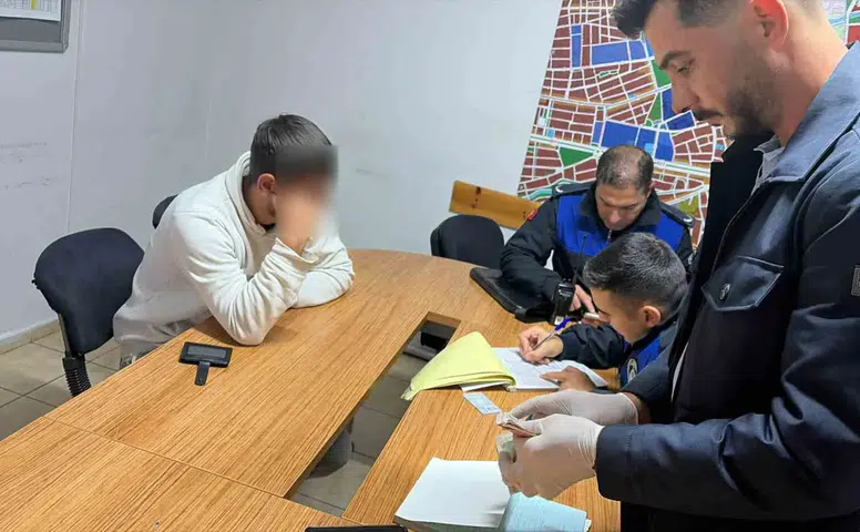 Eskişehir’de Tramvayda Sahte Hastalık İddiasıyla Para Topladı