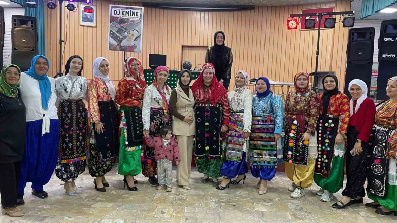 Simavlı kadınların "Üç Etek Gecesi" yoğun ilgi gördü