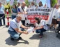 Eskişehir'de sağlık çalışanları maaş kesintilerini protesto etti: Bordroları yaktılar