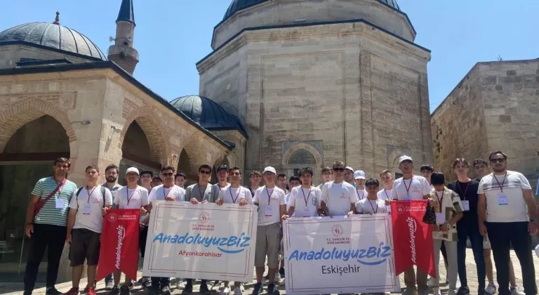 “AnadoluyuzBiz” Kapsamında 40 Genç Eskişehir’i Gezdi