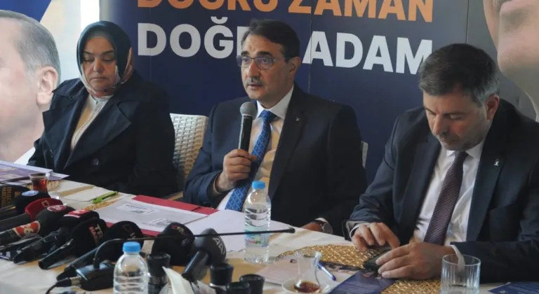 Bakan Dönmez, Eskişehir’de Basın Mensuplarıyla Buluştu