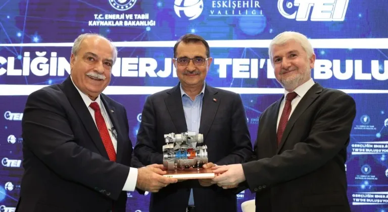 Bakan Dönmez TEI’de Eskişehir’deki Öğrencilerle Buluştu