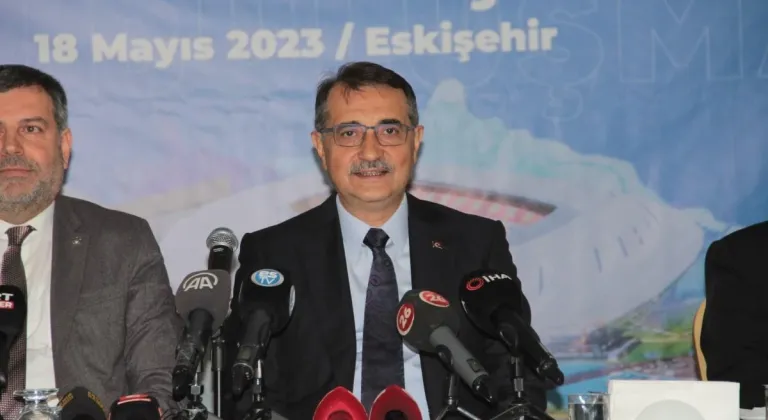 Bakan Dönmez’den Depremzedelere Hakaret Edenlere Eleştiri