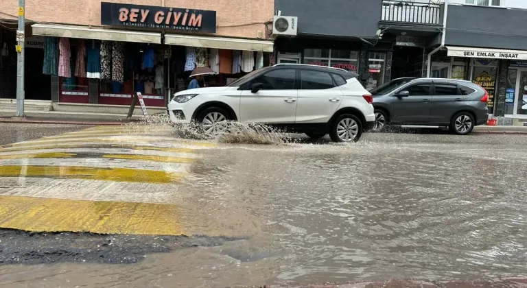 Biriken Sular Eskişehir Vatandaşlarına Zor Anlar Yaşattı