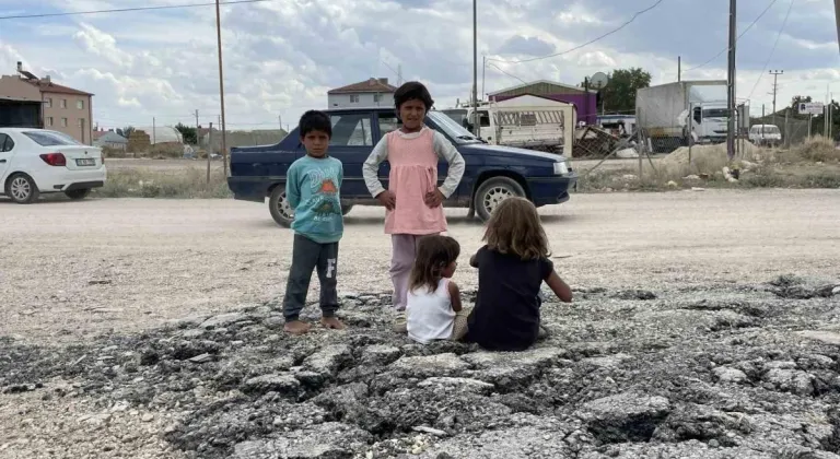 Sakintepe Mahallesi'nde Toz Çilesi:  Mahalleli Penceresini Açamıyor