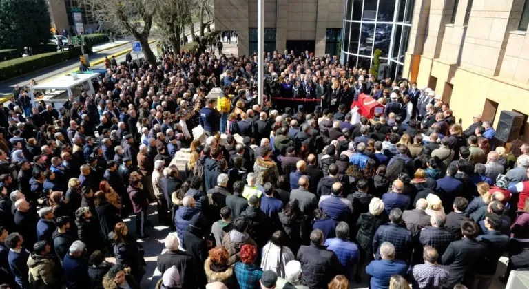 Büyükşehir Belediyesi Başkan Vekili Aydın Ünlüce gözyaşları içinde uğurlandı