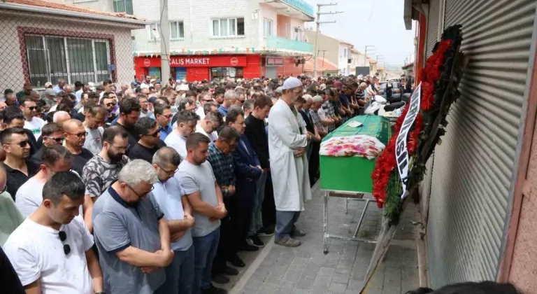 Canice katledilen anne ve oğlu aynı tabutun içinde son yolculuğuna uğurlandı