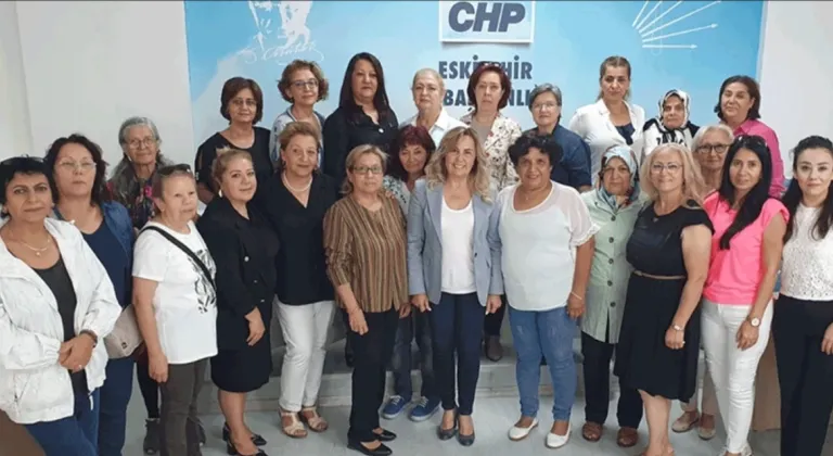 CHP’li Kadınlar Eskişehir’de Öğrenciler için Eylem Yapıyor!