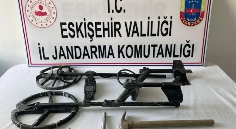 Dedektör ile arama yapan şahıslar suçüstü yakalandı