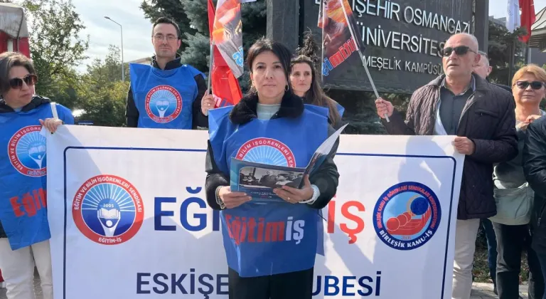 Eğitim-İş’ten Osmangazi Üniversitesi Önünde Açıklama; "Safsatalarla Gençleri Zehirleyemezsiniz"