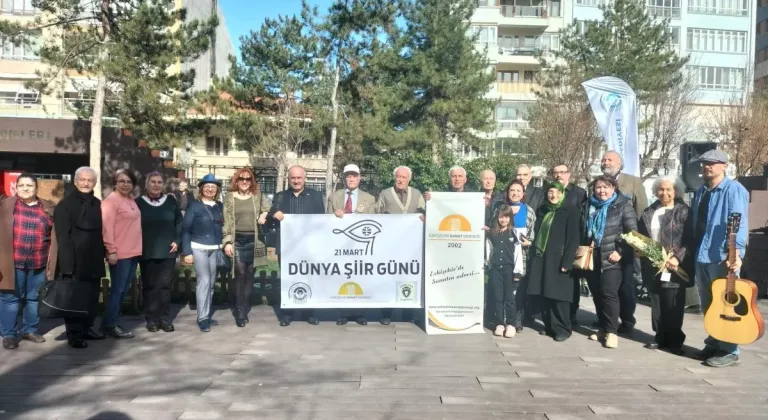 Eskişehir de Dünya Şiir Günü’nde Şairler Şiirlerini Okudu