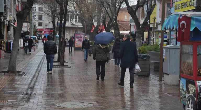 Eskişehir Sabahı Yağışla Başladı