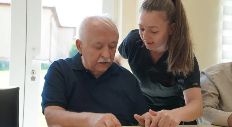 Eskişehir Tepebaşı Alzheimer Hastalarını Yalnız Bırakmıyor