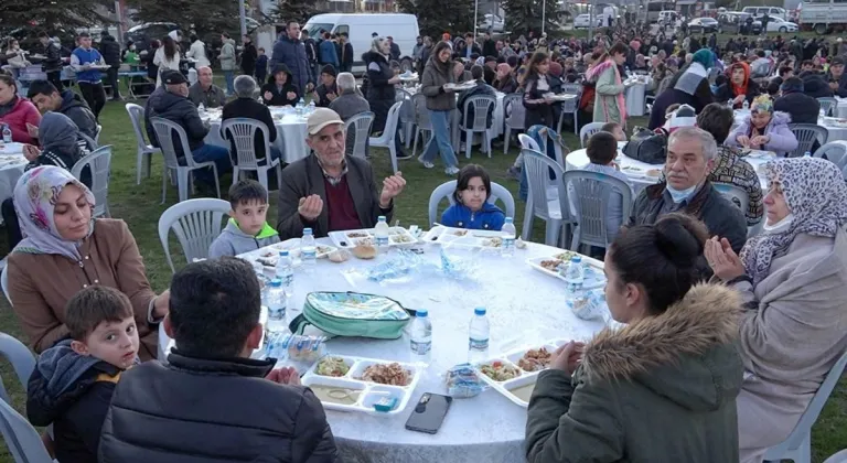 Eskişehir Tepebaşı’ndan Sokak İftarı