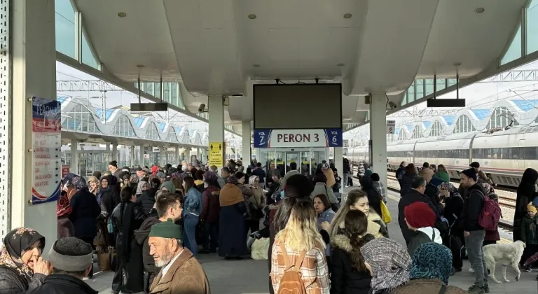 Eskişehir Tren Garında Hıdırellez Yoğunluğu