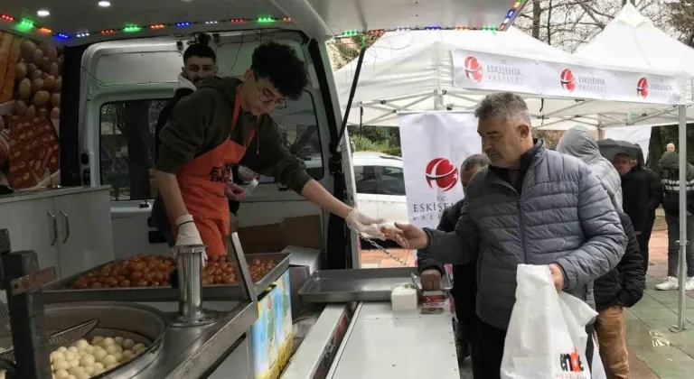 Eskişehir Valiliği Afetzedeler Adına Lokma Dağıttı