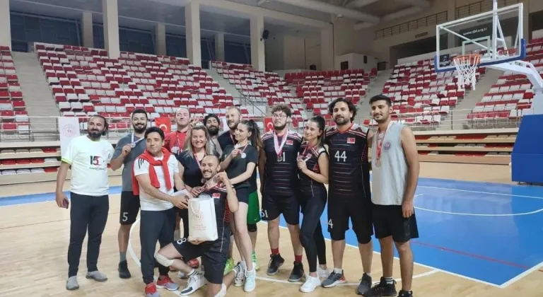 Eskişehir’de 15 Temmuz Anısına Voleybol Turnuvası